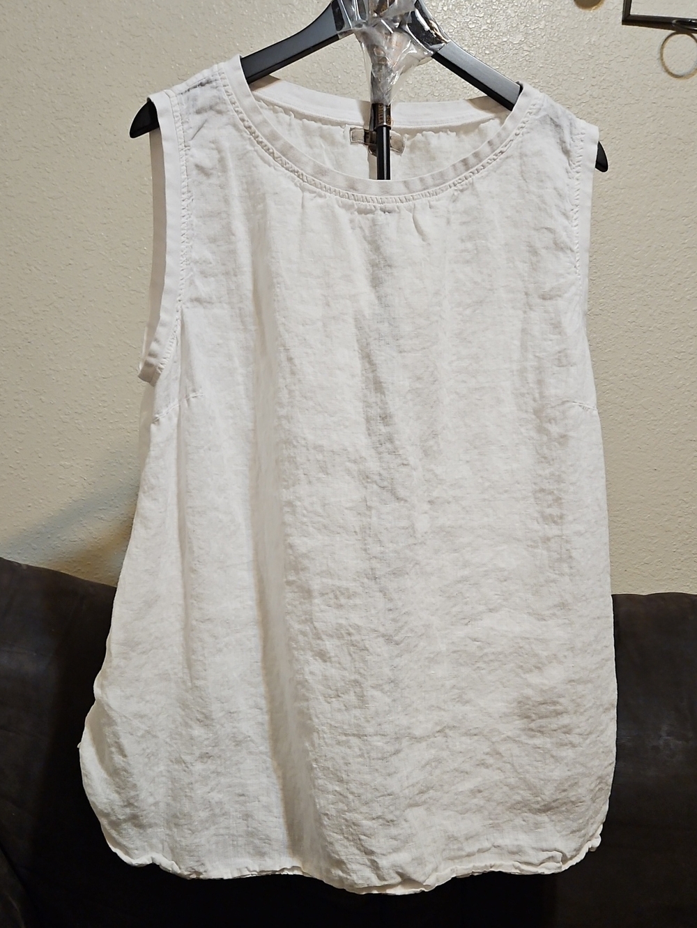 Flax White 100% Linen Scoop Neck Sleeveless Tank With Pockets.